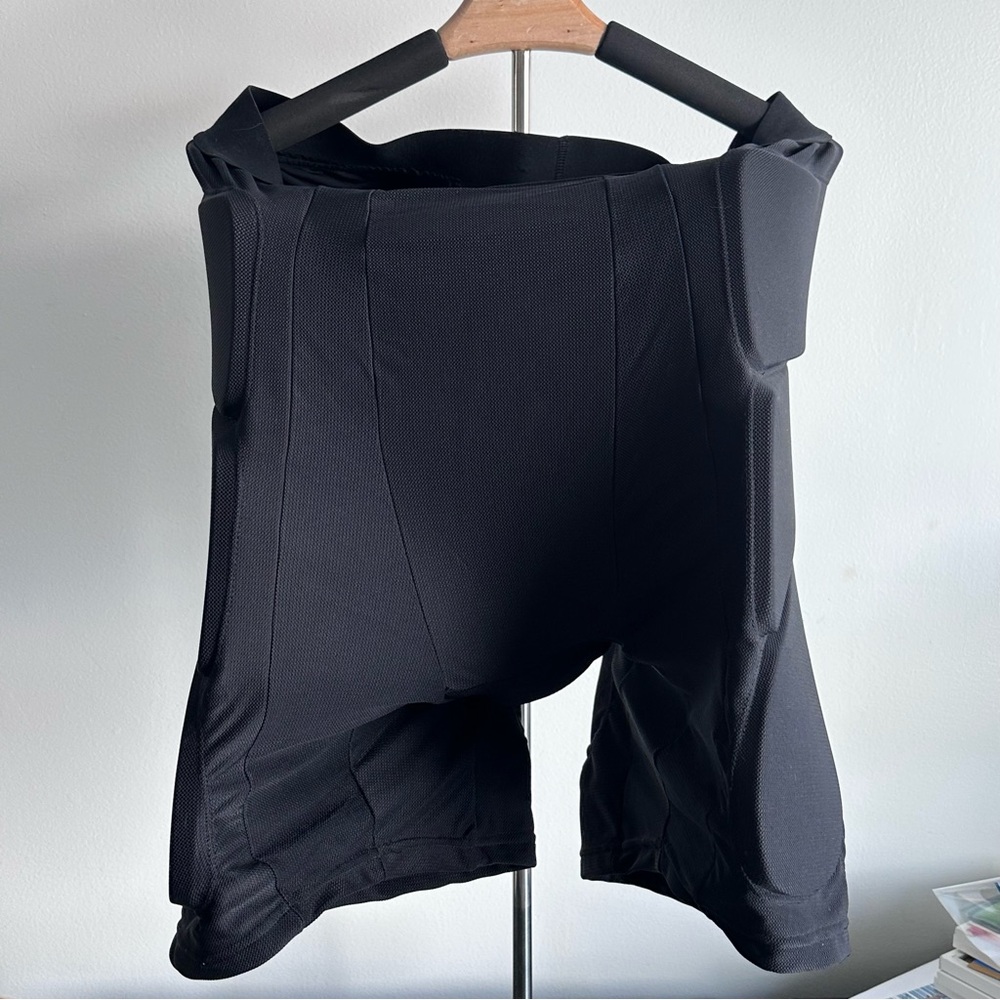 NWT Beroy Padded Protective Compression‎ Shorts Size 3XL
Cycling